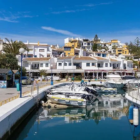 Modern In Cabopino Port Apartmán Marbella